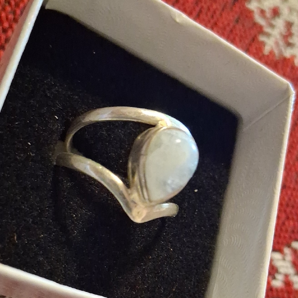 Sterling Silver & Quarts Tear Drop Ring Sz 7.5 .